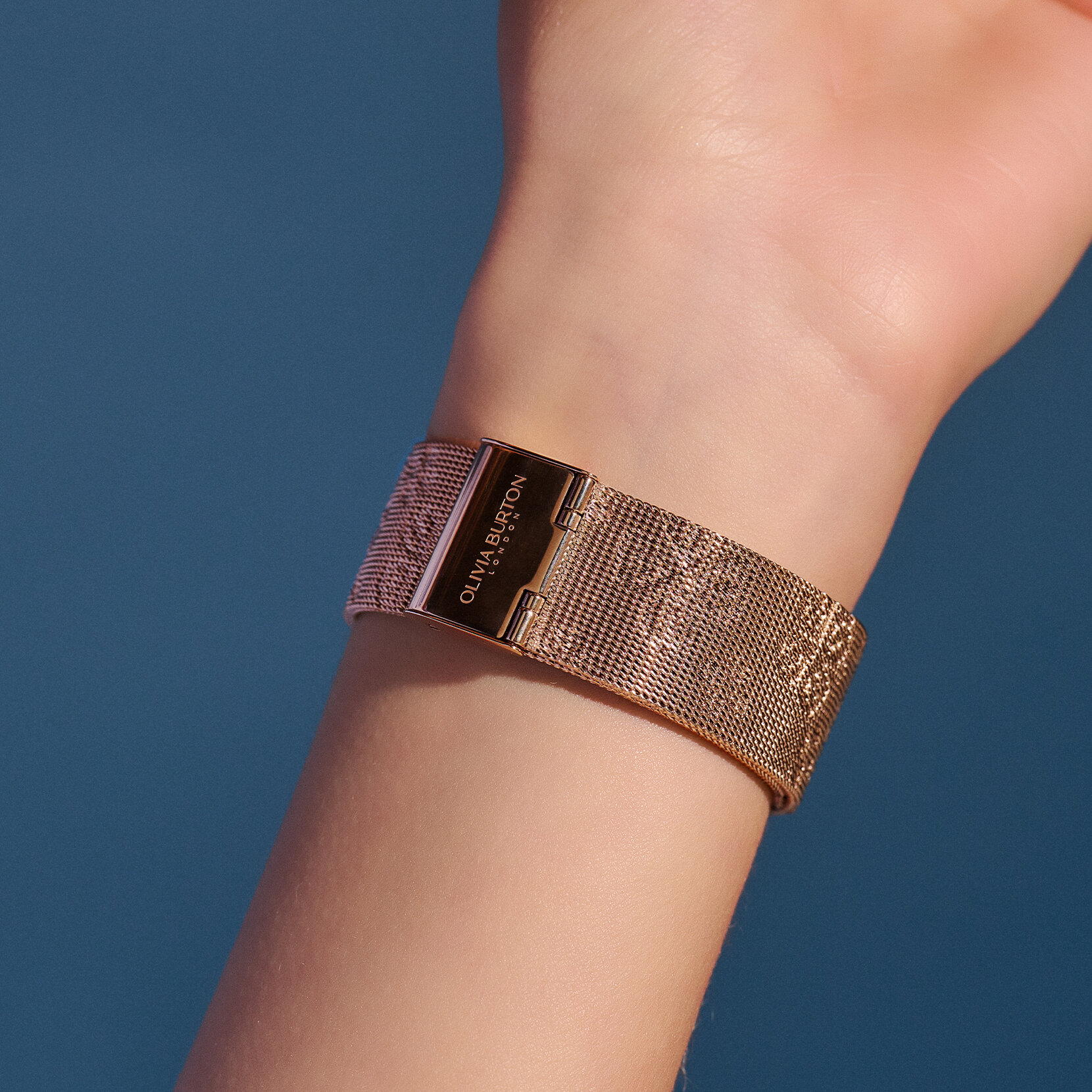 Bracelet milanais Or rose avec motif floral ciselé