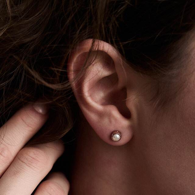Clous d’oreilles Classic Pearl or rose