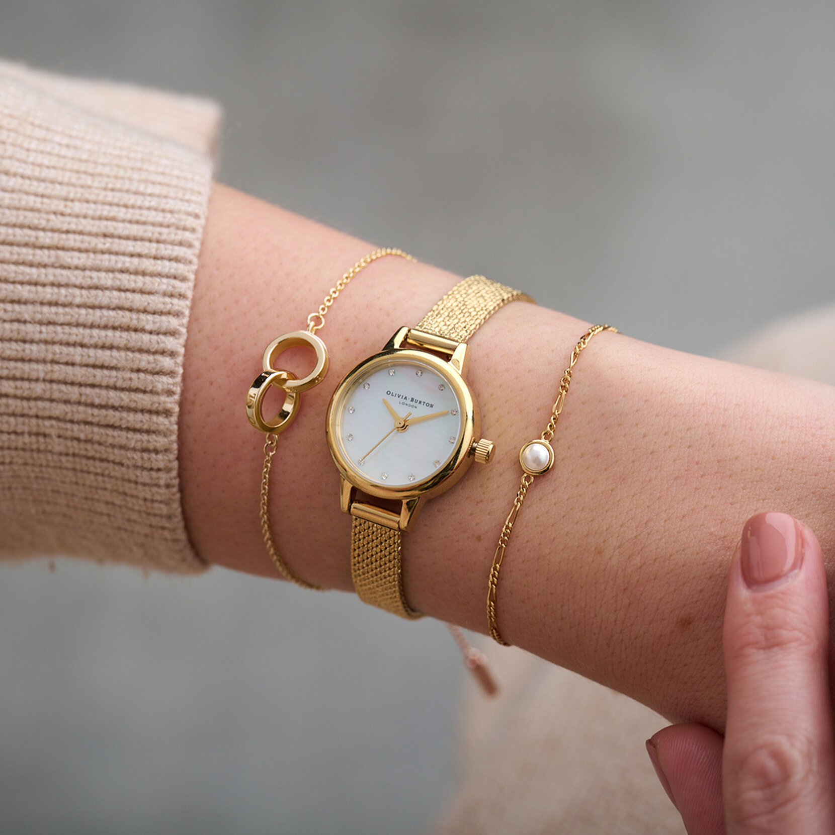 Ensemble assorti montre Classic à mini cadran or et bracelet Interlink Pearl