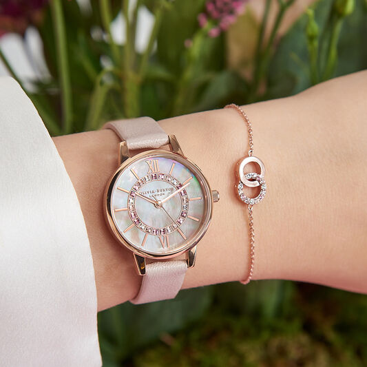 Coffret-cadeau Wonderland montre rose perle et or rose, et bracelet classique entrelacé