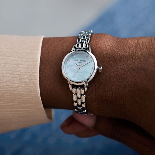 Montre Classic à mini cadran, nacre bleu pâle et bracelet argent