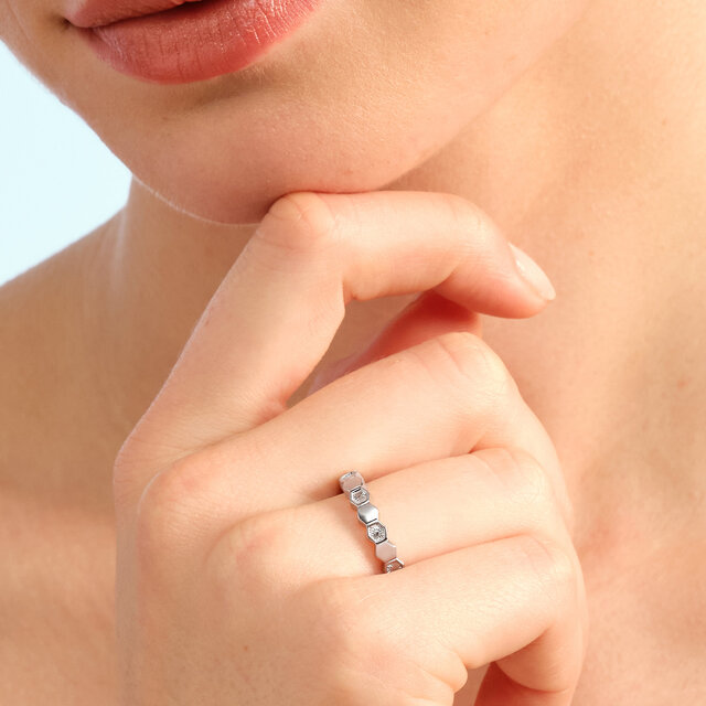Petite Honeycomb Silver Tone Ring M