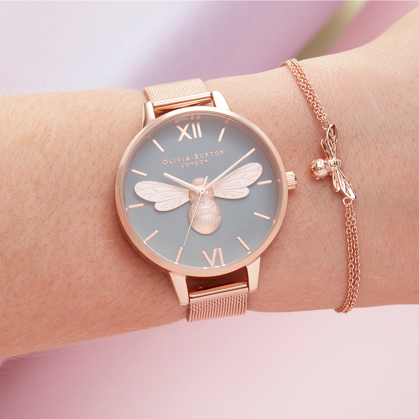 Lucky Bee, cadran gris et bracelet milanais or rose 