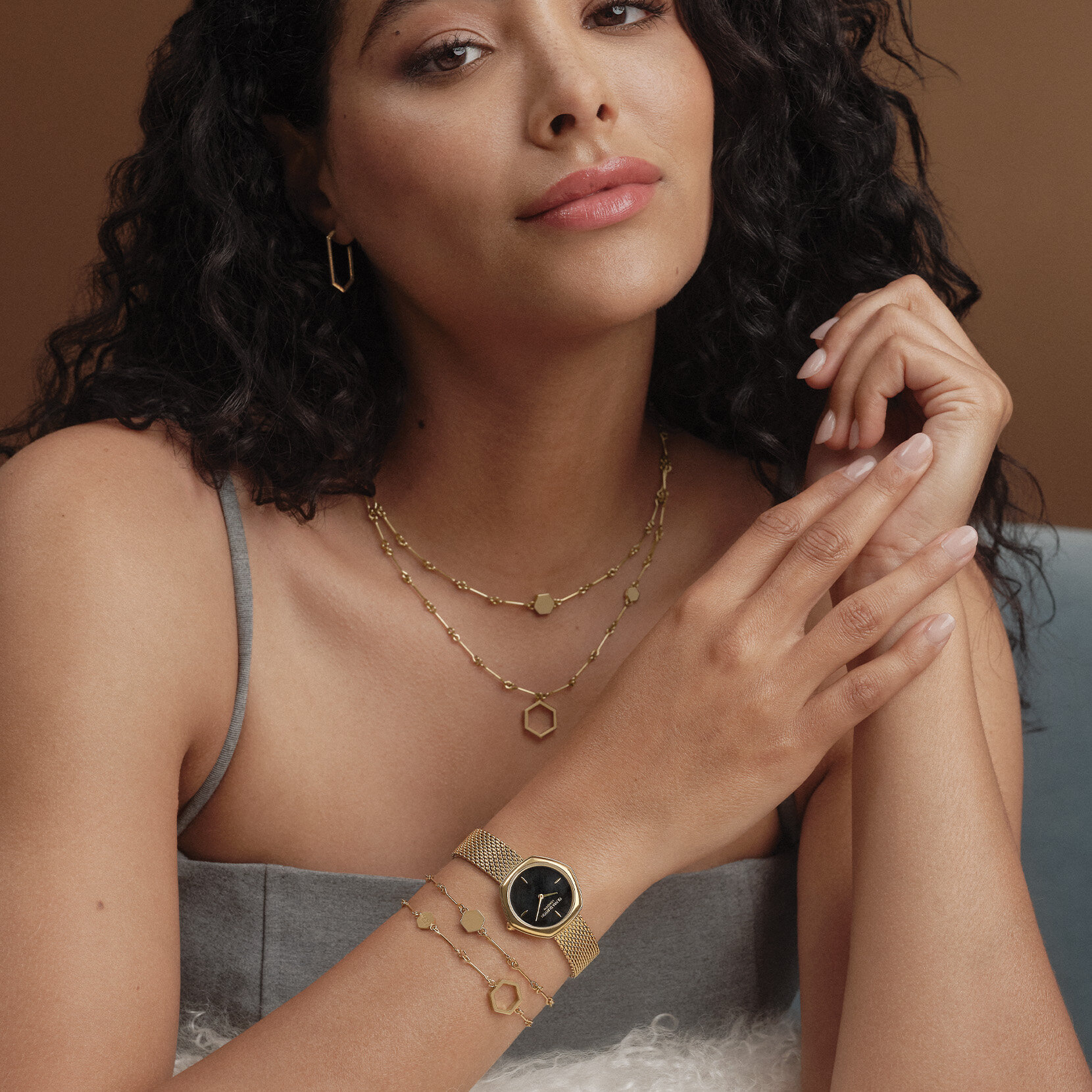 28mm Charing Black & Gold Mesh Watch