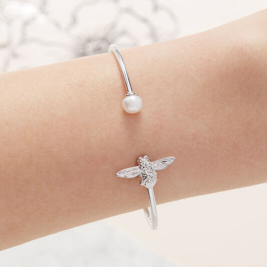 Pearl Bee Bangle Silver