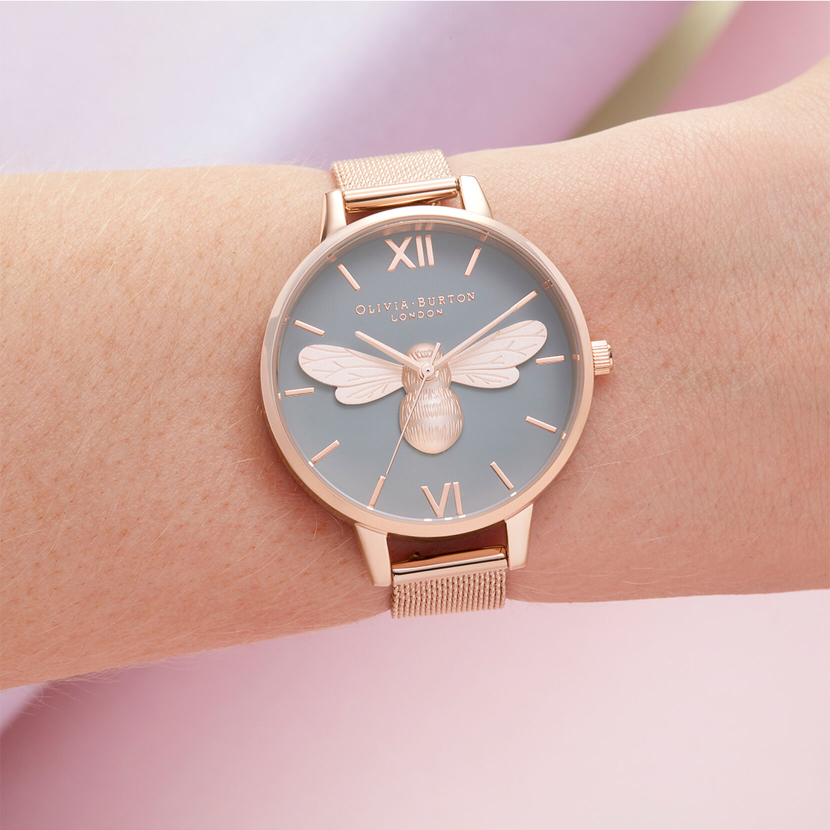 Lucky Bee, cadran gris et bracelet milanais or rose
