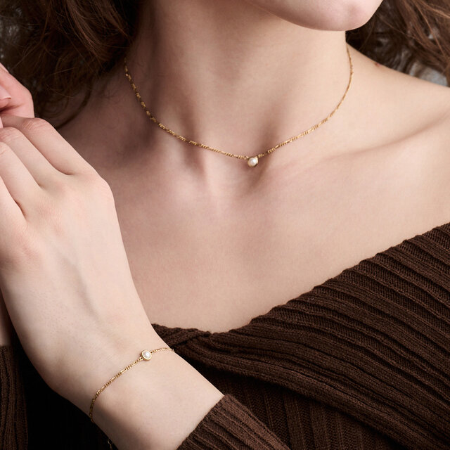 Gold Pearl Choker & Bracelet Gift Set
