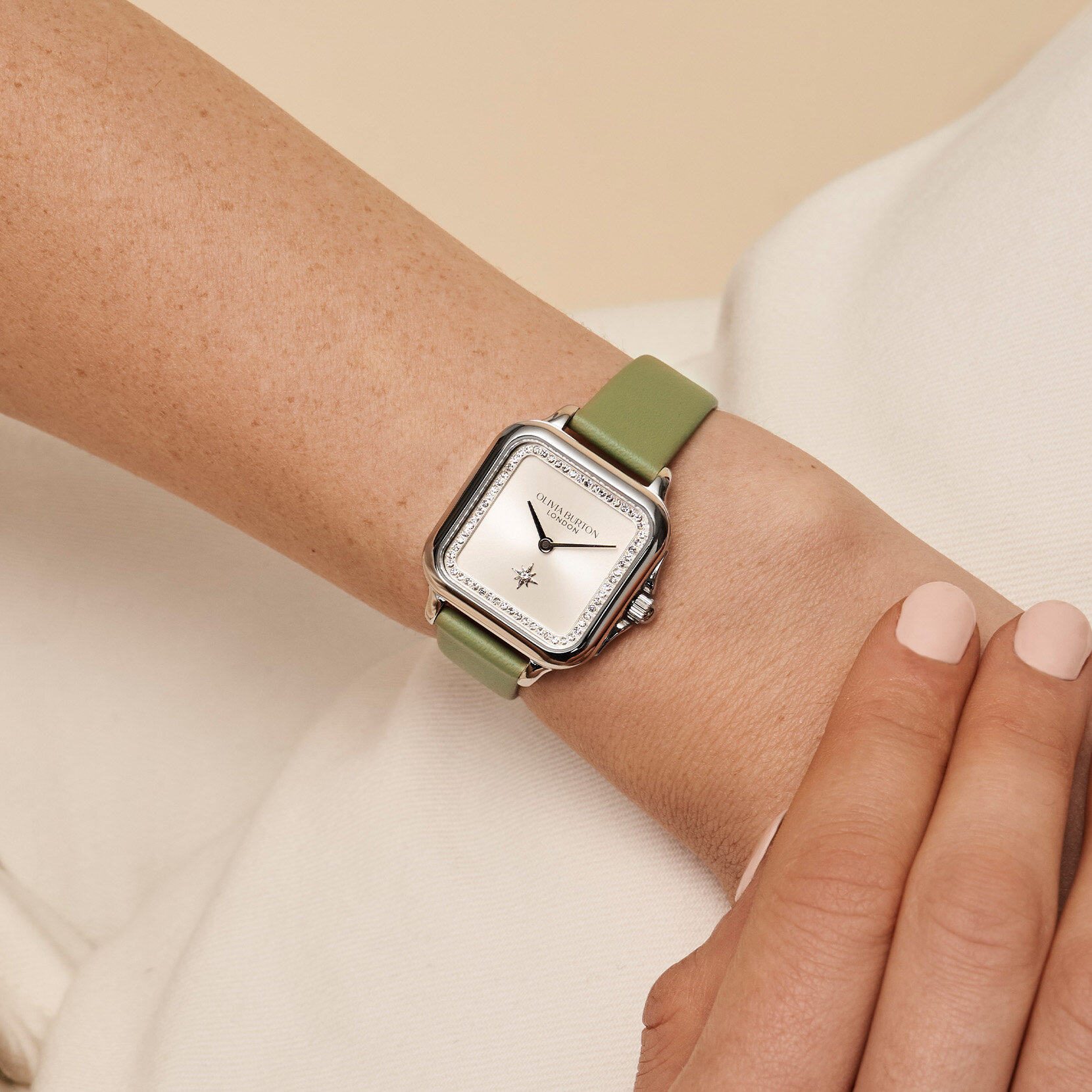 Montre Grosvenor Argent & Bracelet en Cuir Vert Sauge 28 mm