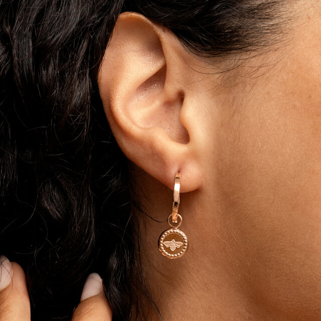 Boucles d'oreilles Créoles Charms Abeille Plaqué Or Rose
