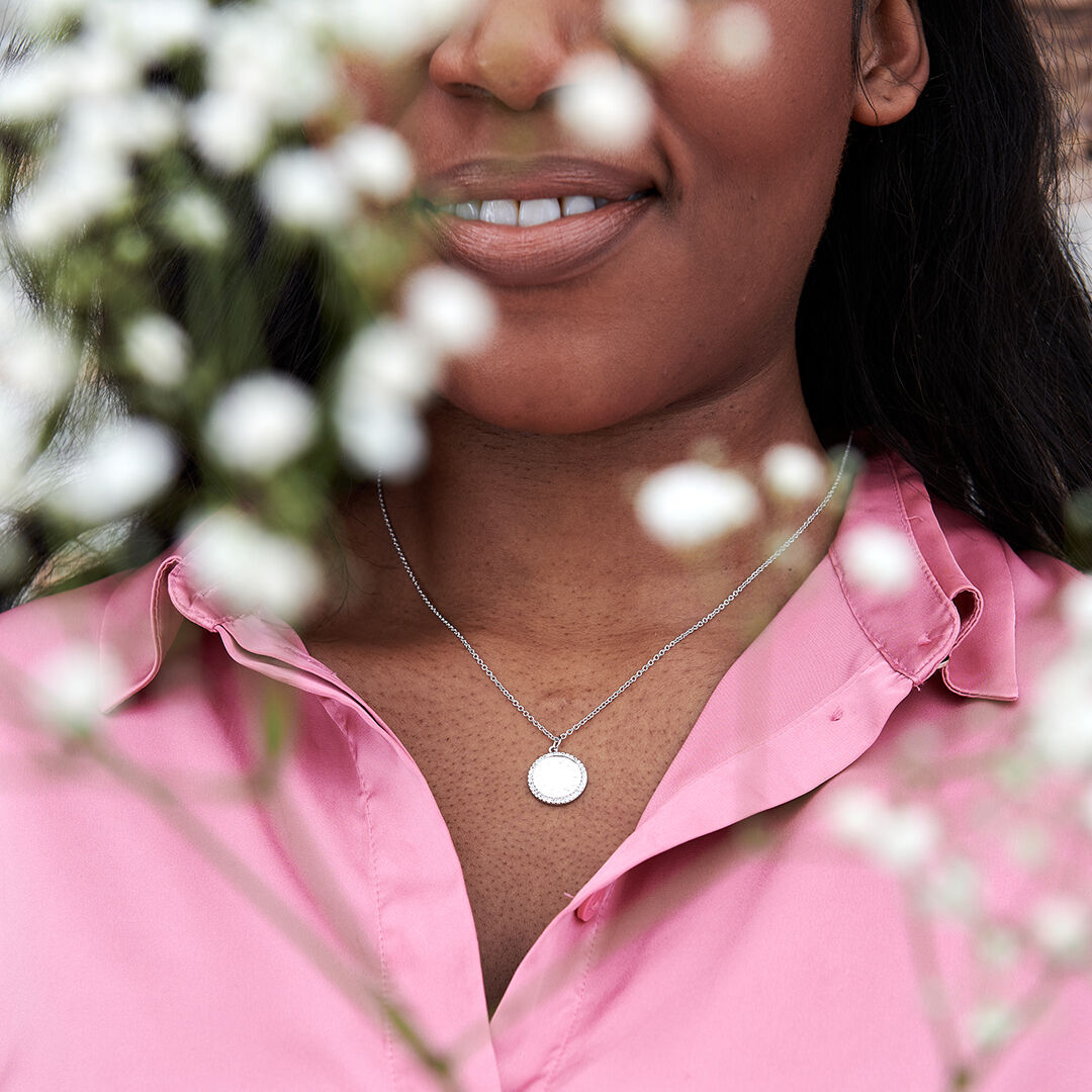 Silver shop disc choker